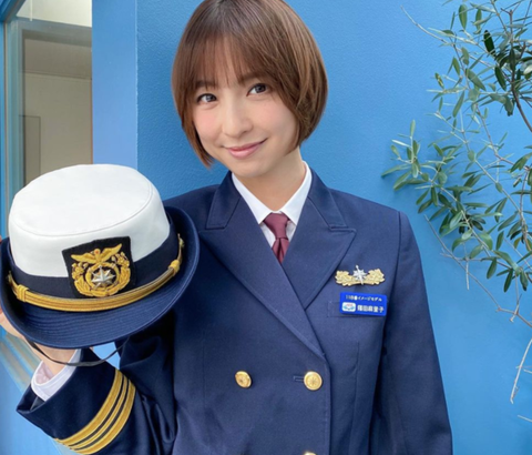 【画像あり】篠田麻里子、海上保安官の制服似合いすぎ！