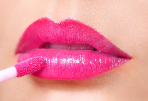 【画像】“世界一大きな唇”持つ女性インフルエンサー、27度目のヒアルロン酸注入を宣言！！！