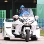 新庄監督、三輪バイクで登場 プロ野球・日本ハム