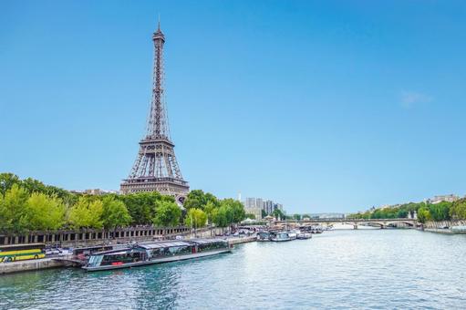 【朗報】パリに初のロープウェー計画　２０２５年開通へ