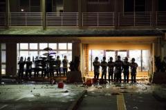 【誰もいないところでは僕らを殴る】なぜ若者は沖縄警察署を襲撃した？「巡査は人前では手を出さないけど…」