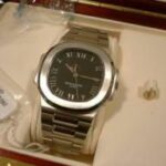 90万円で買ったノーチラスは1900万円に。腕時計投資は転売行為なのか？