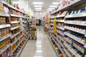 【悲報】ウクライナ侵攻でショッピングモールは閑散、スーパーの陳列棚は空っぽ… ロシアでの買い物事情