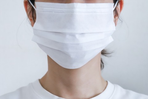 【悲報】日本医師会会長「マスクを外す時期は来ないと思って下さい」