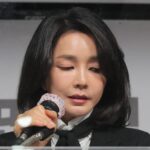 【画像】韓国の大統領夫人”キム・ゴンヒ ”が綺麗すぎてうらやましいｗｗｗｗｗ
