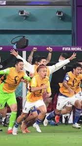 【サッカー】W杯日本の大金星の裏で撮られていた“心霊現象”に衝撃の声「川島永嗣の脇から手が」