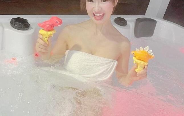 【芸能】かつさゆ・さゆり５３歳　美デコルテ入浴シーンにドキッ「吉本界の由美かおる」「お姫様」