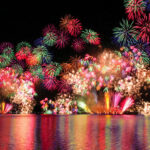 『島根県 2023年版』 夏の絶景・風物詩10選 夜空と湖面を彩る2万発の華麗な花火