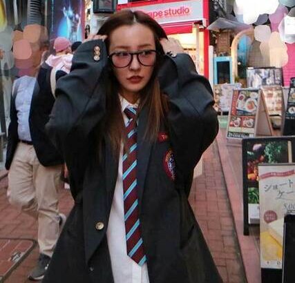 【芸能】32歳・板野友美、超ミニスカ制服コーデで渋谷に降臨　ファン衝撃「似合いすぎ」「高校生みたい」