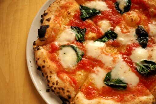 【悲報】イタリア人「黒人が作ったピッツァは食べない」