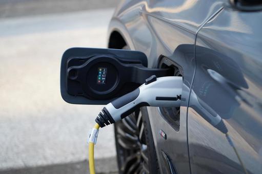【悲報】電気自動車(EV)の急速充電代金、ガソリン車の給油代より高くなる