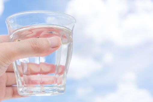 【悲報】「水を飲めない子ども」が増加中